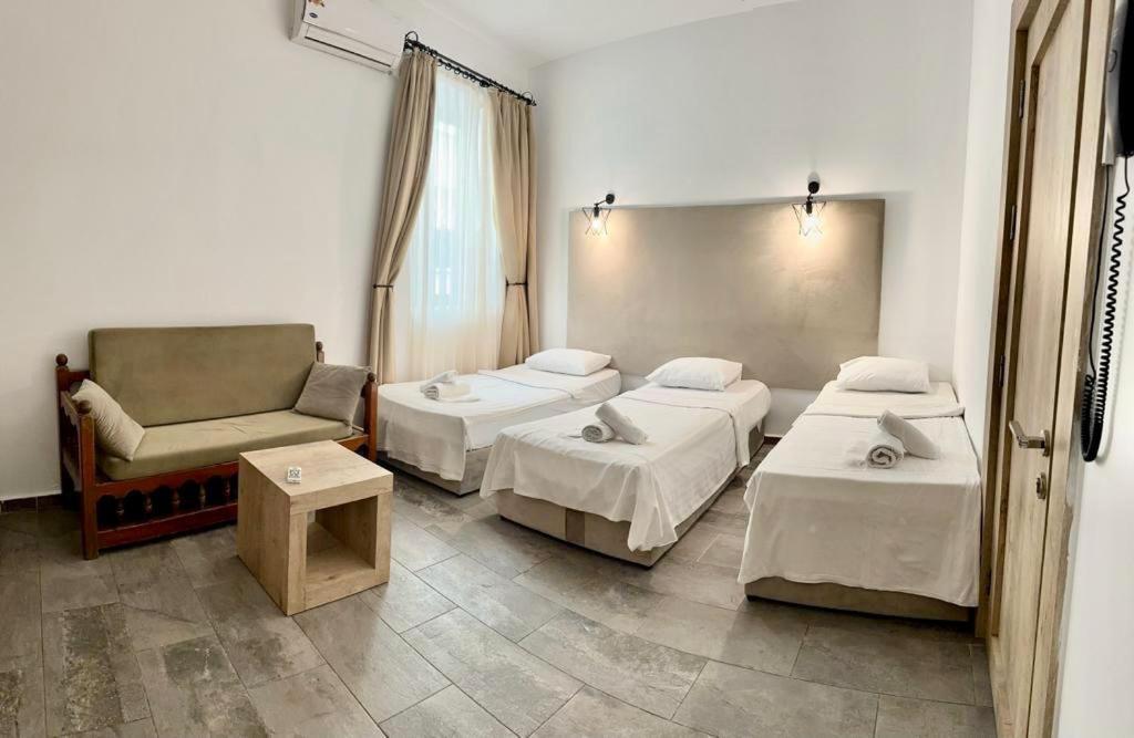 The Port Of Kyrenia Hotel Exterior photo